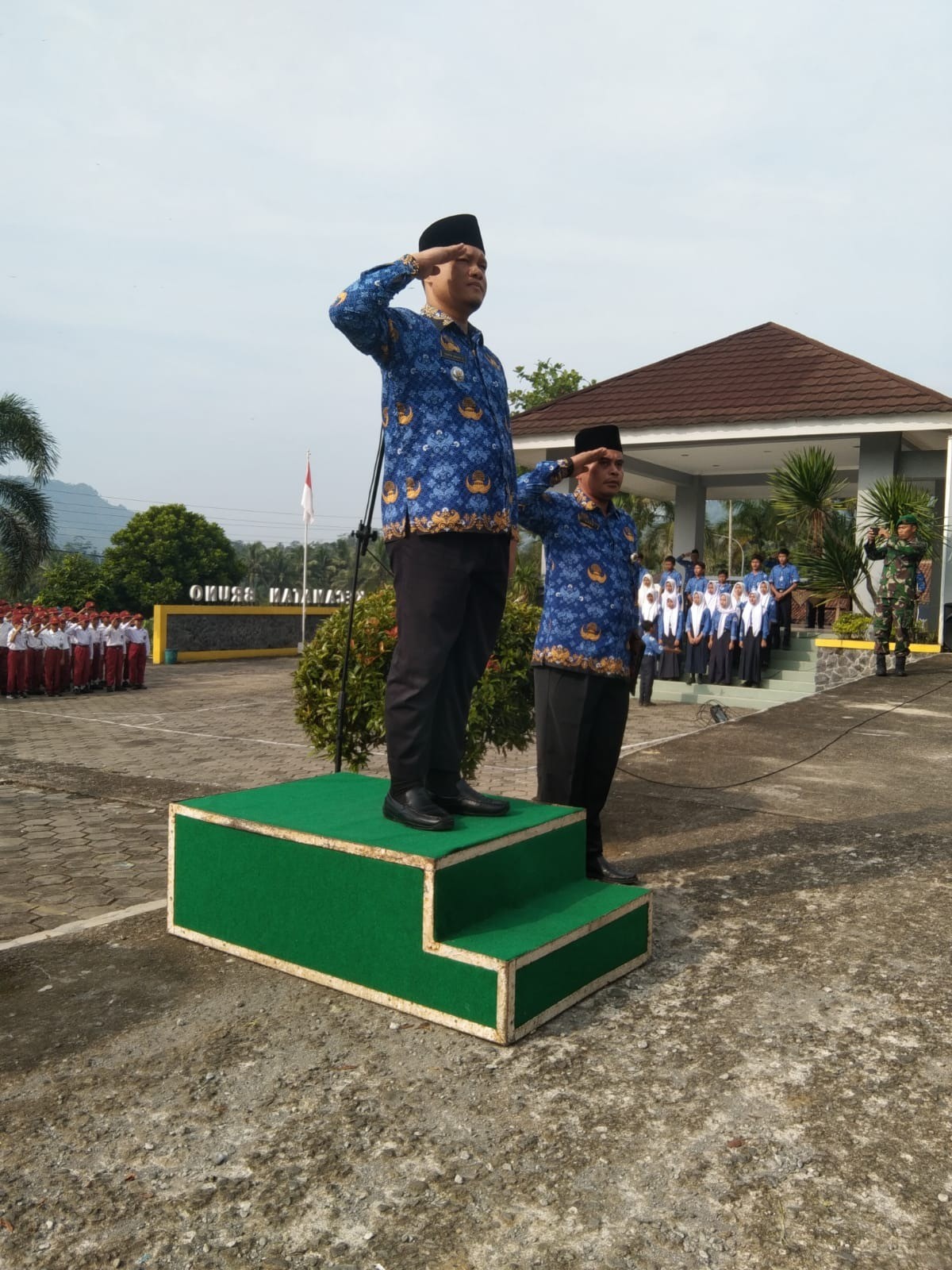 Upacara Memperingati Hari Pendidikan Nasional