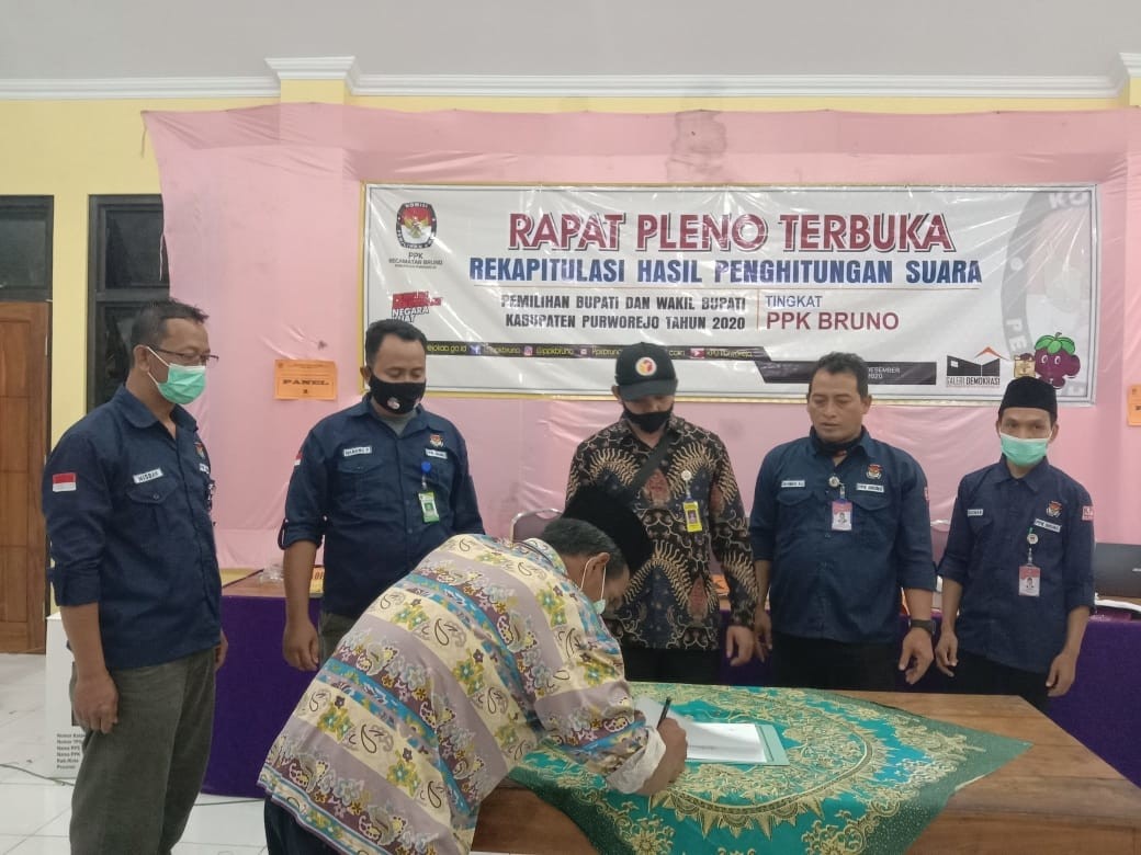 Rapat Pleno Hitung Suara Pilbup Purworejo Tahun 2020 Kecamatan Bruno