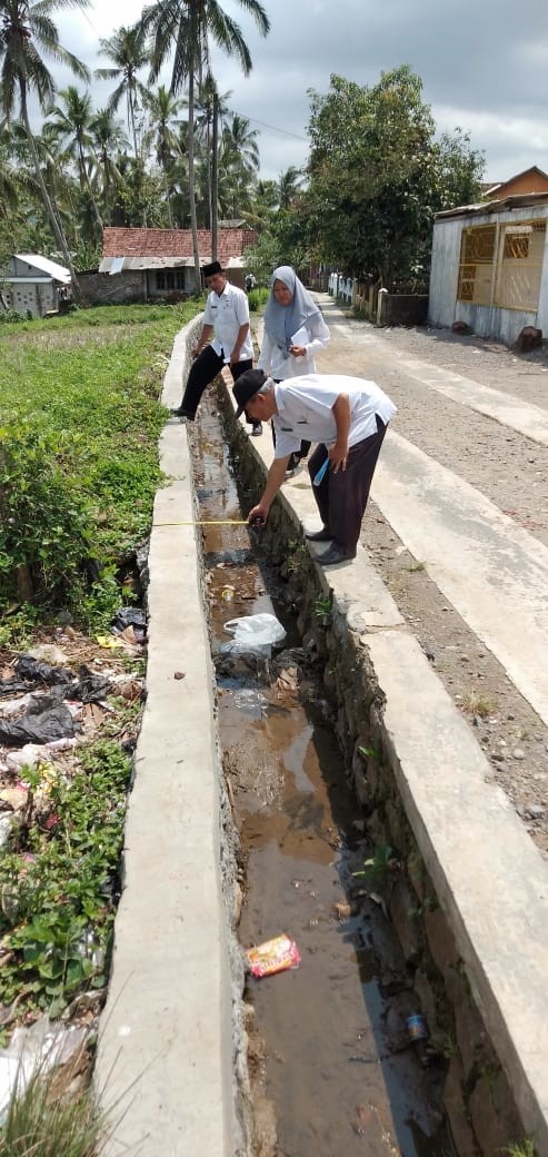 Monitoring Pembangunan Talud Kalitapen pemanfaatan Dana Desa Brunorejo