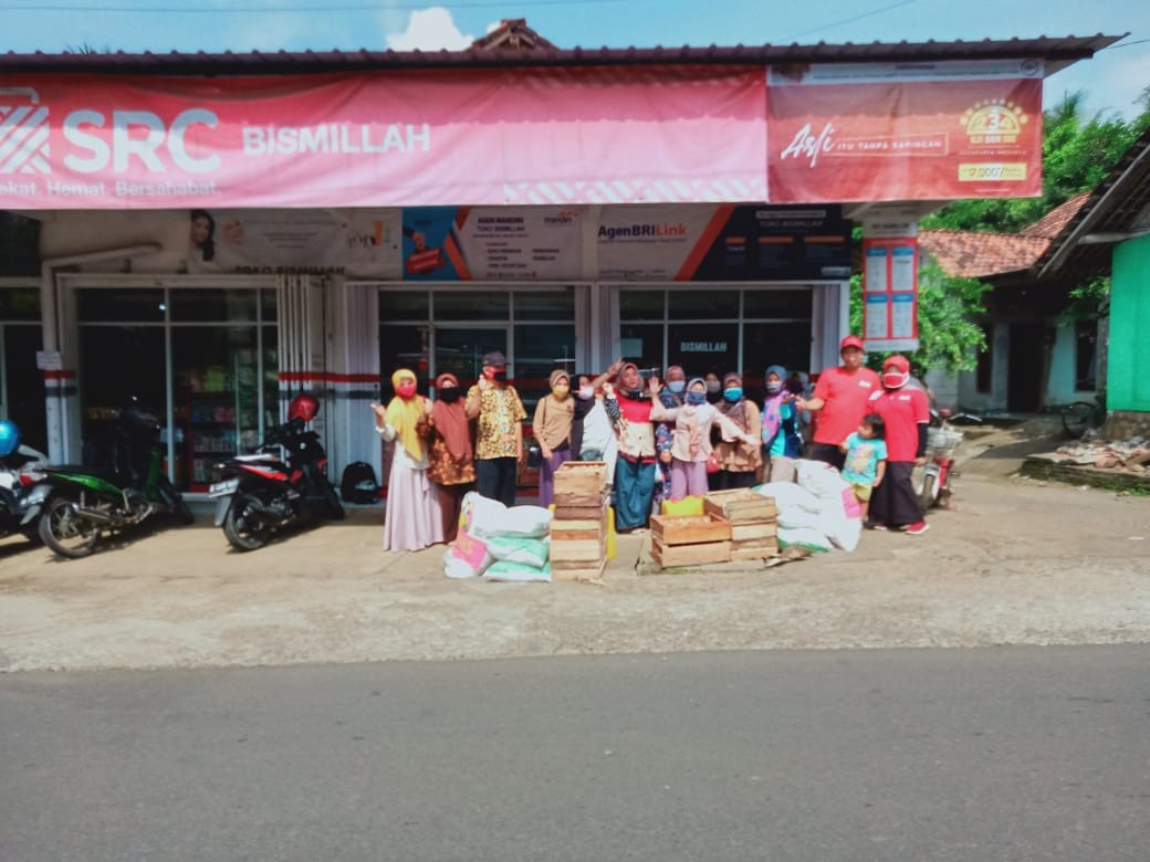 Penyaluran Bahan Baku Produksi Program Jaring Pengaman Ekonomi (JPE)