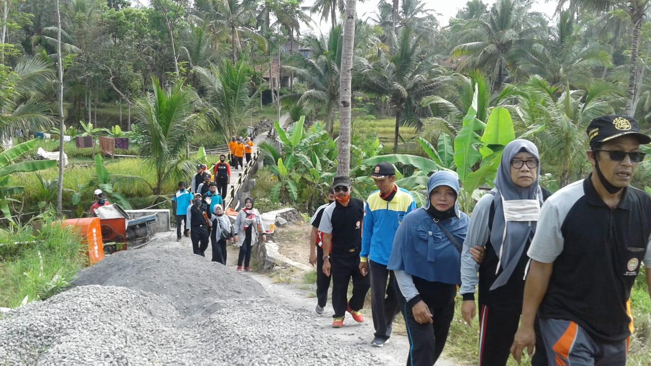 Jalan Sehat Dalam Rangka Memperingati Hari Olahraga Nasional 