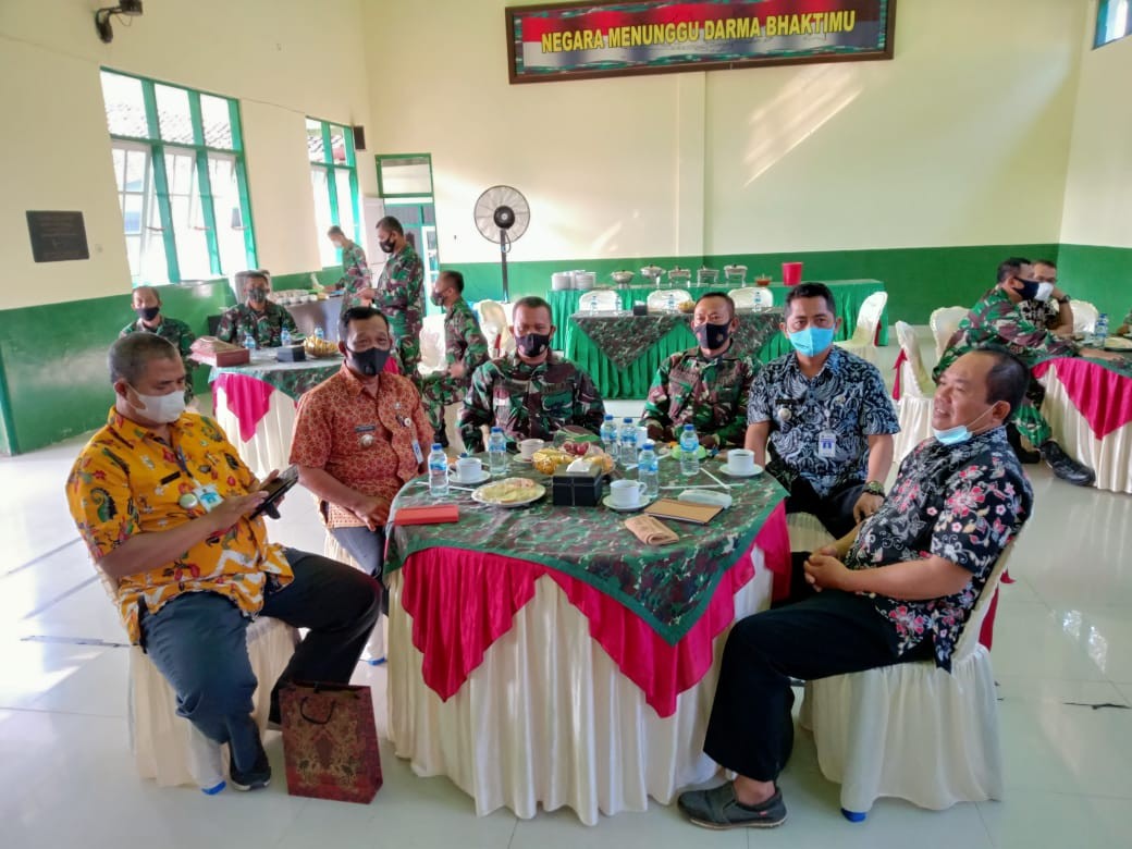 Komunikasi Sosial Dengan Aparat Pemerintah 