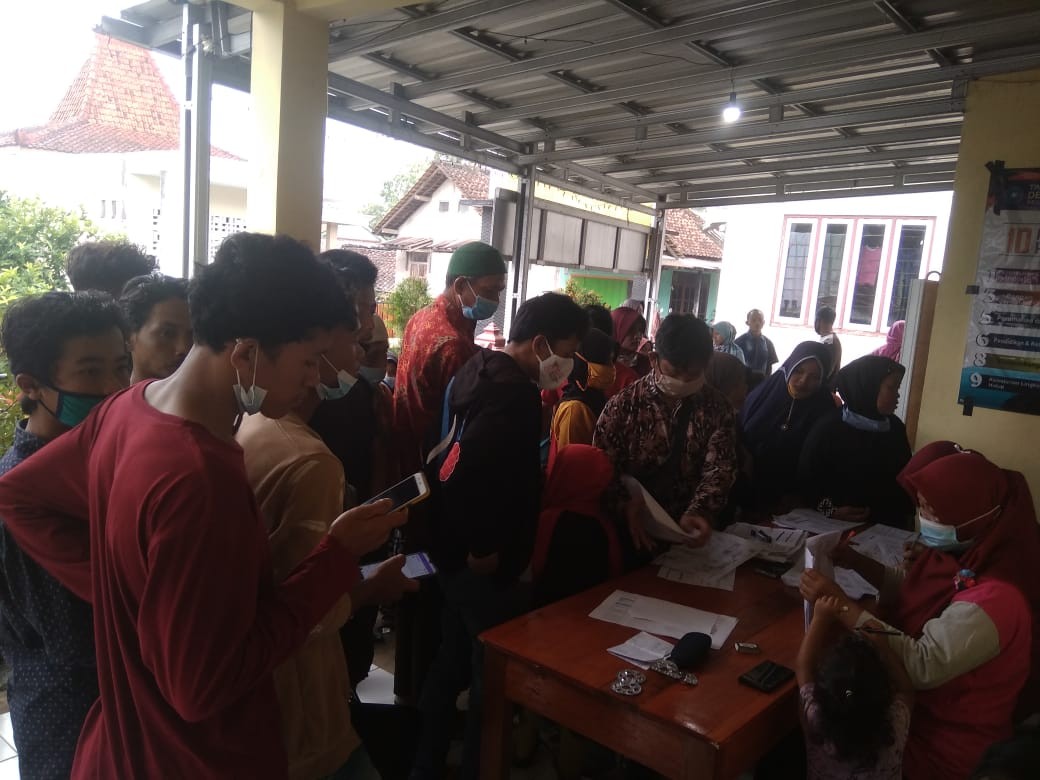 Monitoring Kegiatan Vaksinasi di Desa Brondong, Kecamatan Bruno 