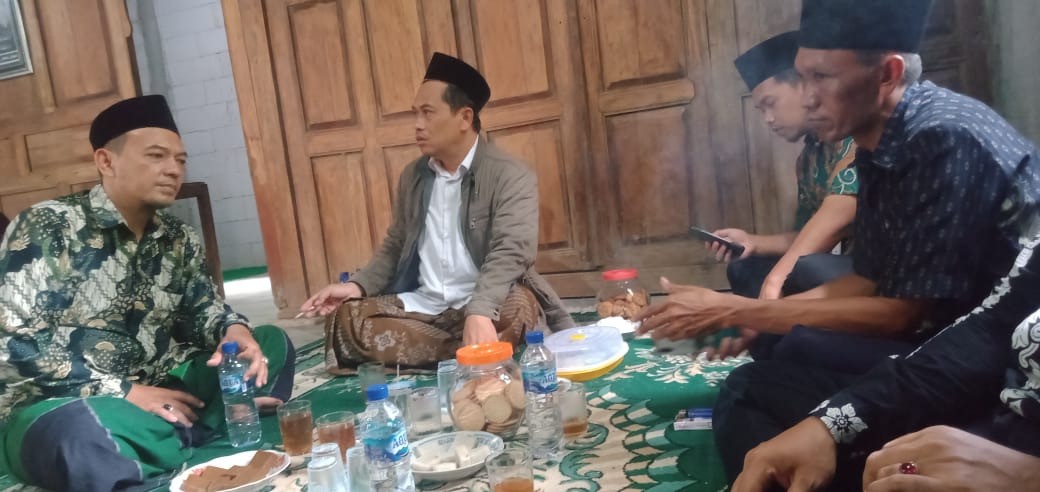 Menghadiri Pengajian Khaul de Gebang Kidul Gowong