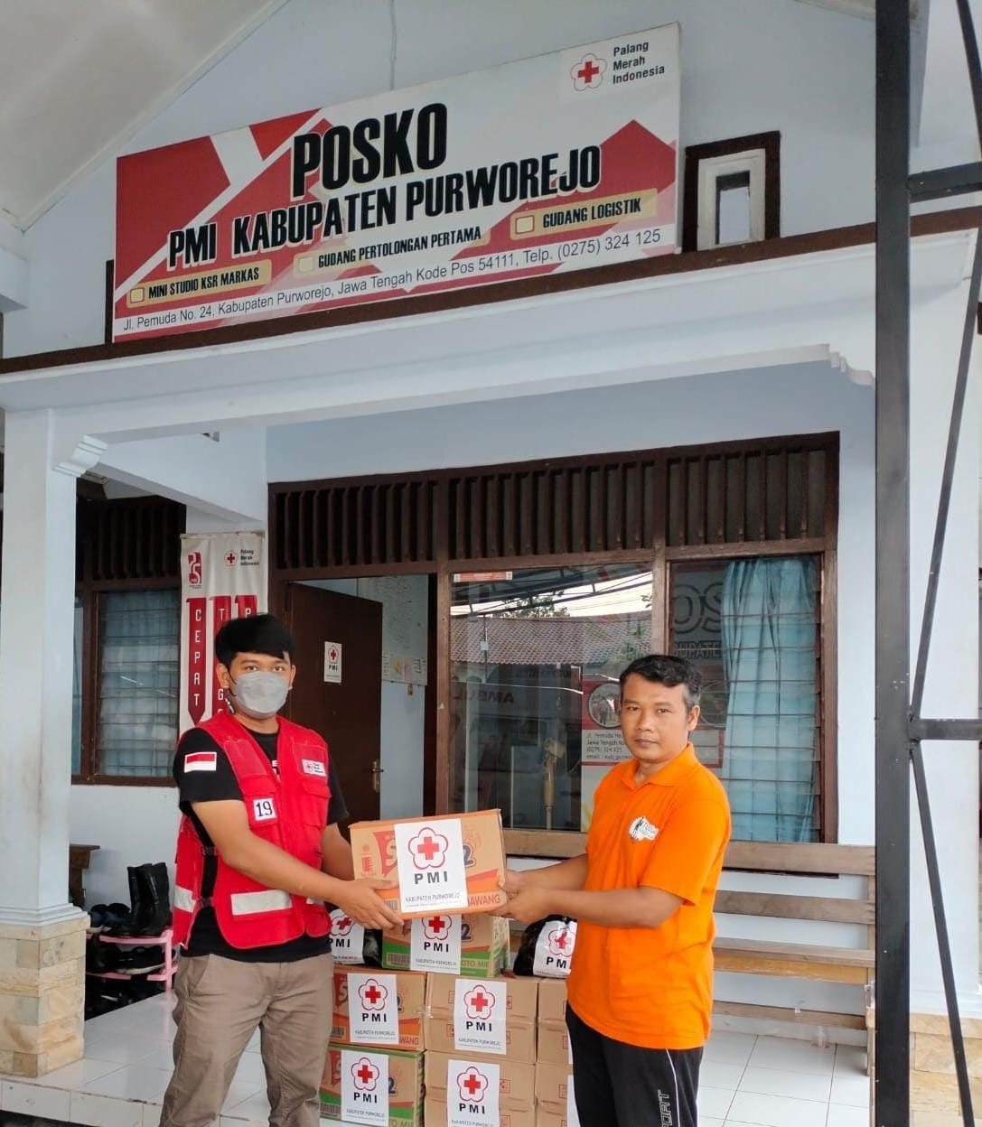 Penyaluran Bantuan Dari Dinsos Dan PMI