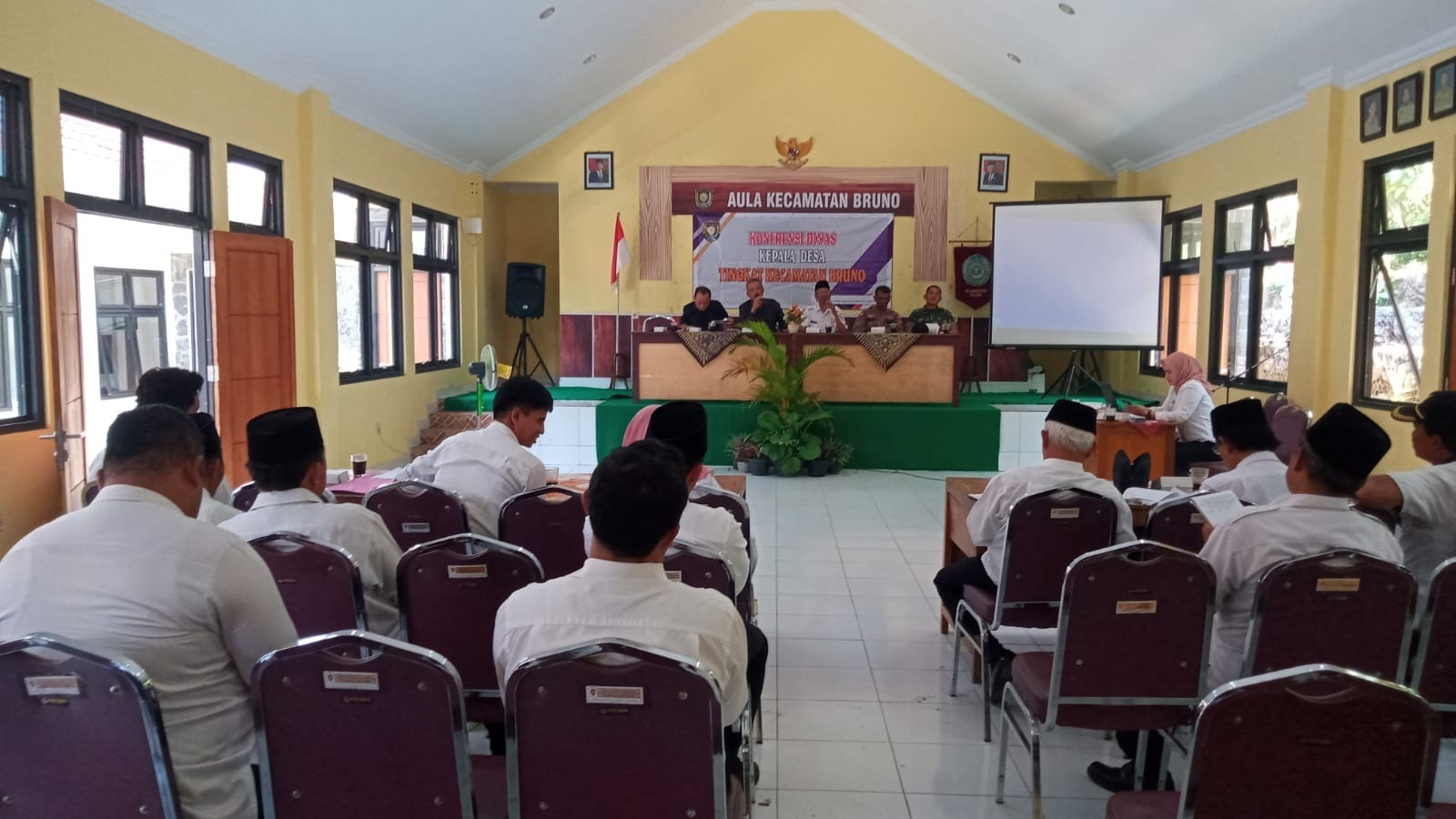 Rapat Koordinasi Kepala Desa Se- Kecamatan Bruno