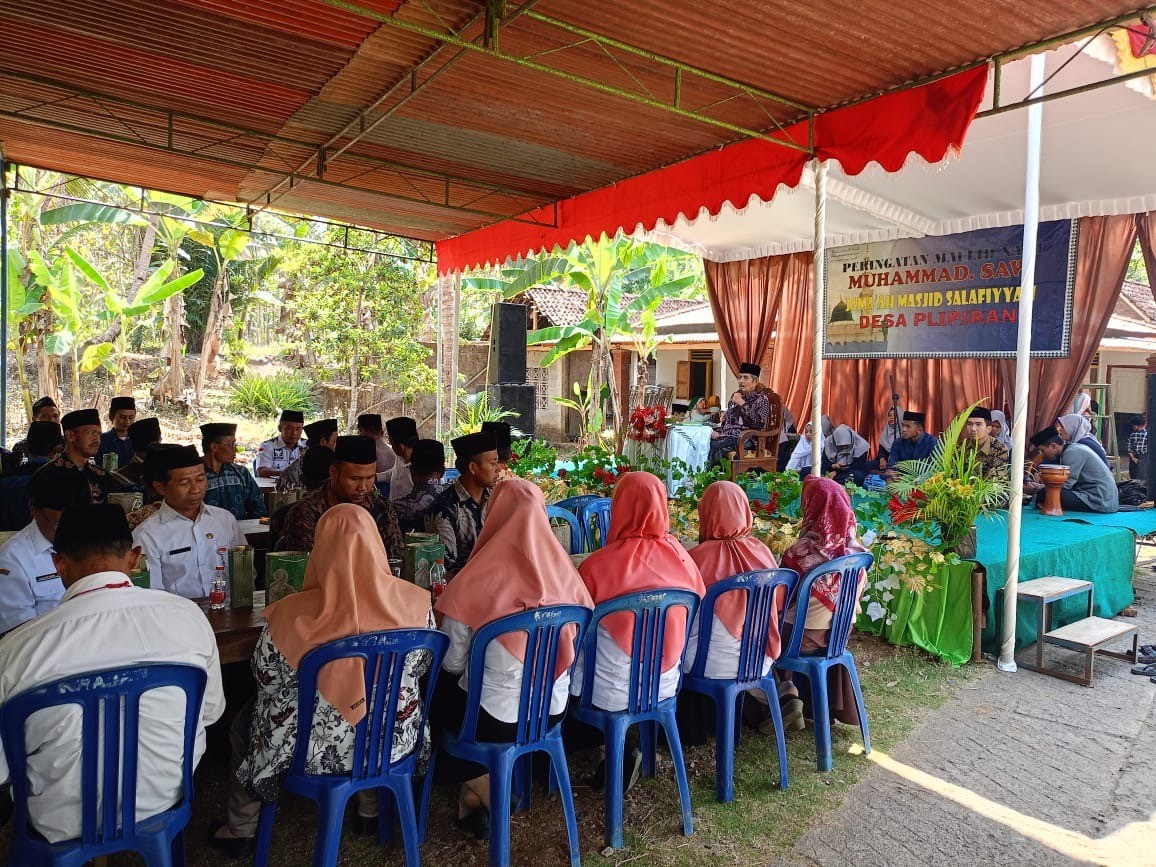 Pengajian memperingati Maulid Nabi Muhammad SAW di Desa Plipiran