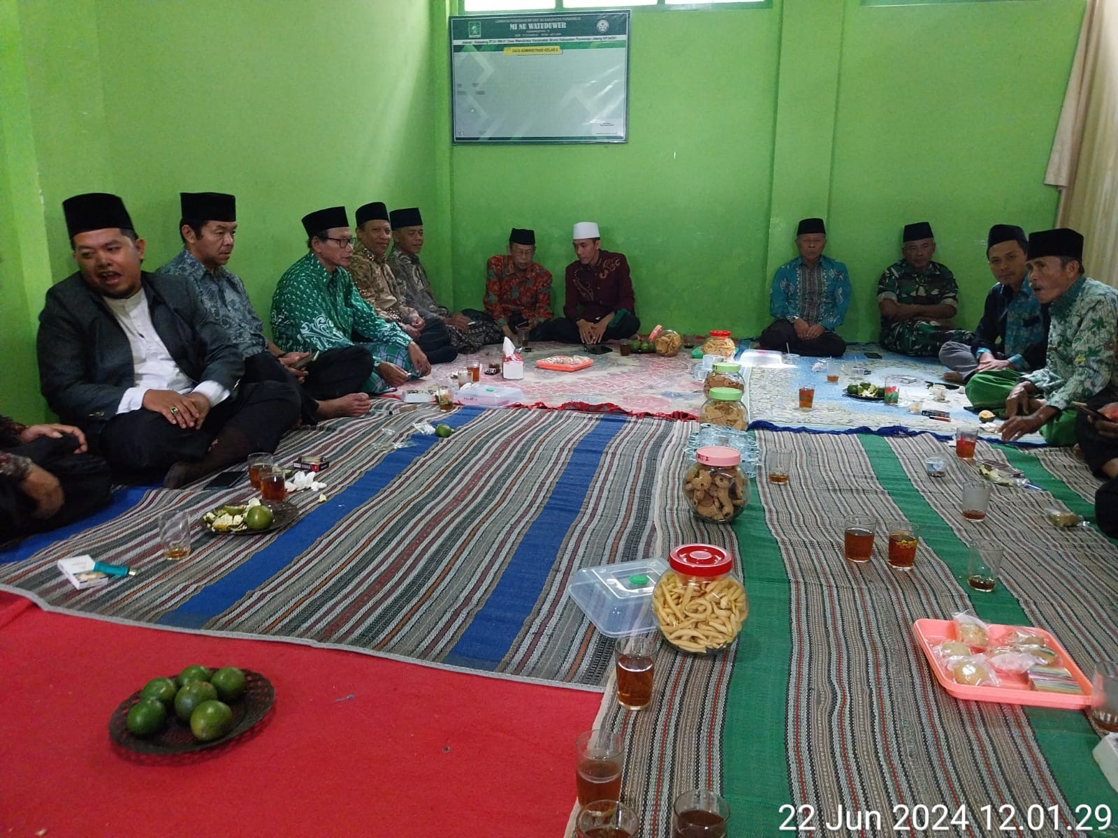 Pengajian Rutin Muslimat Fatayat NU Bruno Di Desa Brunorejo