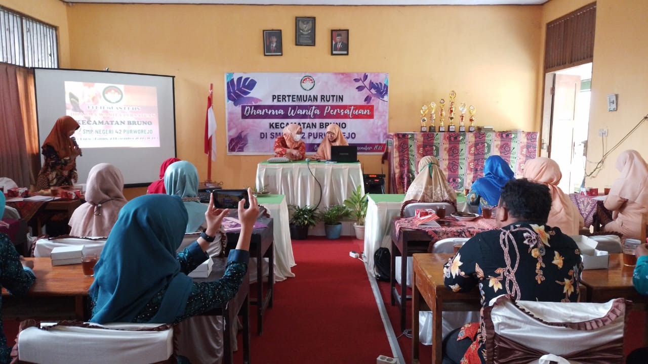 Pertemuan Rutin Dharma Wanita Purworejo ( DPW )